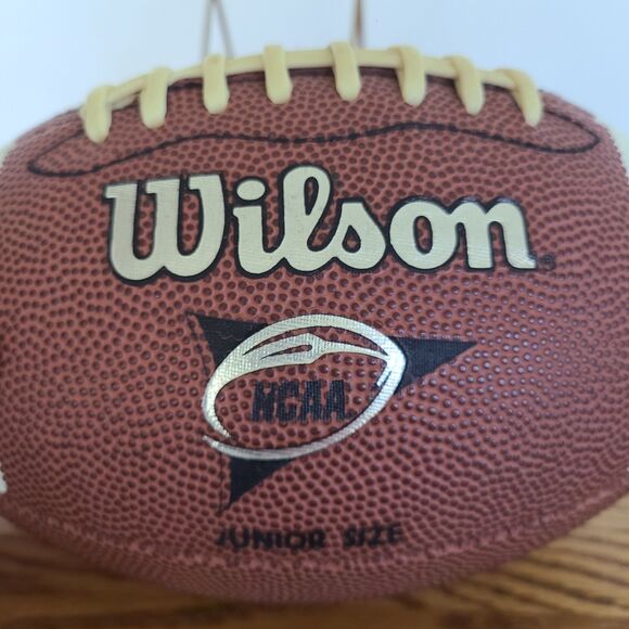 Wilson NCAA Football Junior Size Composite Leather Item F1663 7-9 Pounds Inflate - Picture 2 of 10